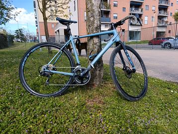 Bicicletta Cube Nuroad Race TAGLIA 56 (L)