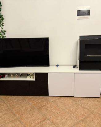 Parete attrezzata con caminetto