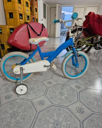 Bicicletta con rotelle a Metaponto