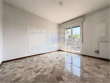 BILOCALE CON BALCONE NON ARREDATO