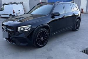 Mercedes-benz GLB 200D AMG FULL OPTIONAL.