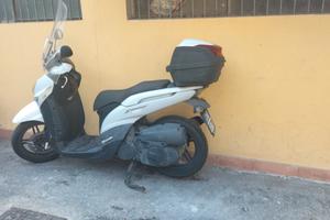 SCOOTER YAMAHA XENTER 150