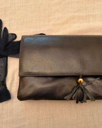 Pochette blu notte con tracollina removibile