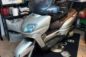 Scooter Yamaha 300