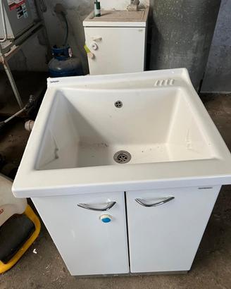lavatoio in ceramica 