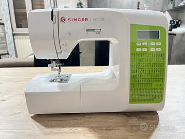 Macchina da cucire Singer sc220
