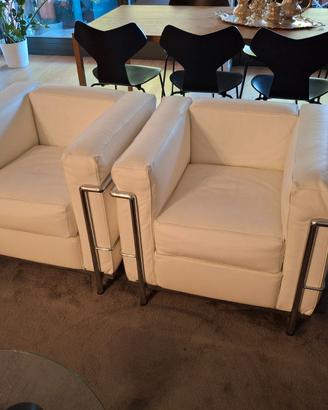 Coppia di poltroncine "Le Corbusier" in pelle