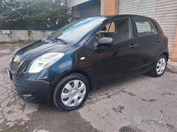 Toyota Yaris 1.0 5 porte