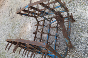 Erpice a denti fissi pieghevole