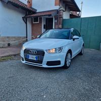 Audi A1 1.0 82CV "54.600 km" Bluetooth, Clima, S