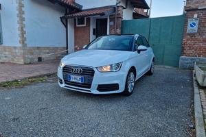 Audi A1 1.0 82CV "54.600 km" Bluetooth, Clima, S