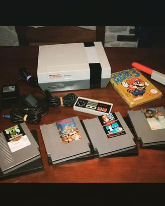 Nintendo Nes + 5 giochi + pistola