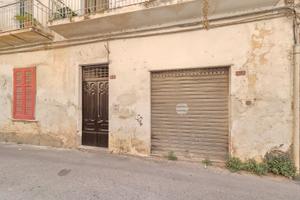 Via Roma - Garage