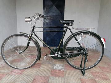 Bicicletta d'epoca con freni a bacchetta
