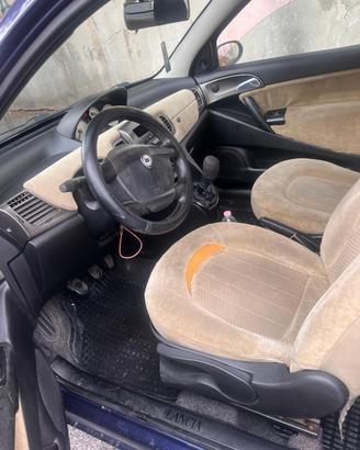 lancia Ypsilon 