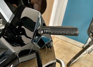 Zontes 368G Kit parafrecce (4 pz.) + adesivo