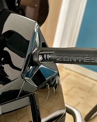 Zontes 368G Kit parafrecce (4 pz.) + adesivo