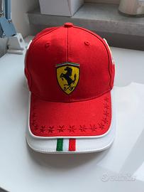 cappellino ferrari