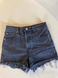 Pantaloncini donna Levi’s Strauss