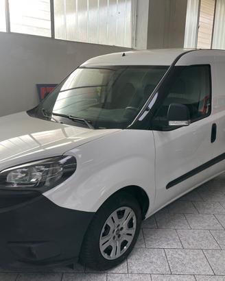 Fiat Doblo 1.6 MJT 105CV S&S PC-TN Cargo Lounge 3 