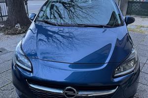 Opel Corsa con allestimento Cosmo ottime condizion