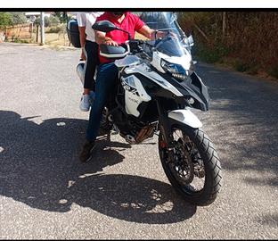 Benelli trk 502x