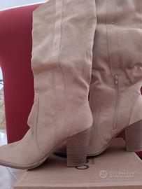 Stivali di camoscio NUOVI