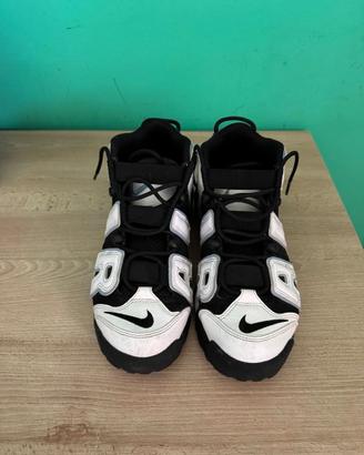 Set 2 paia Nike: Air Force 1 + Air More Uptempo