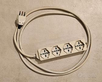 Prolunga 2,5 mt con ciabatta multipresa Vimar