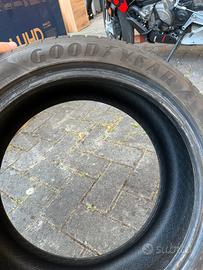 Pneumatico Good Year 255/45 R18