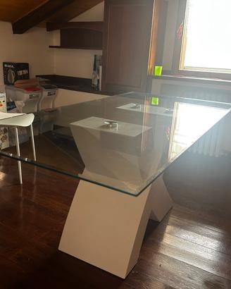 Tavolo base effetto legno bianco, piano in vetro