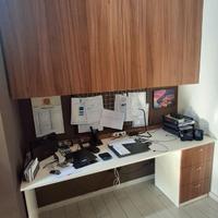 Scrivania 200x65x75 cm e pensile 200x117x36 cm