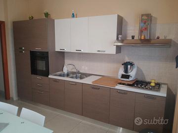 cucina lineare + madia 