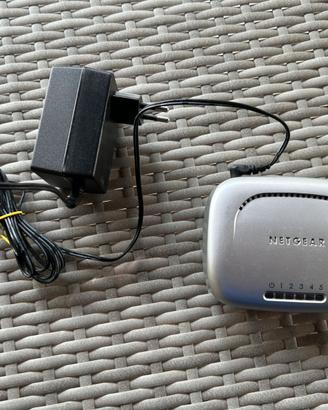 Netgear FS605 v2 Switch Fast Ethernet 5 porte