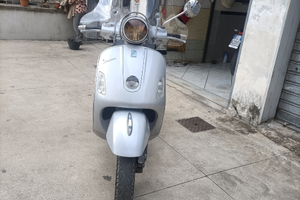 Vespa Piaggio GTS250 anno 2006
