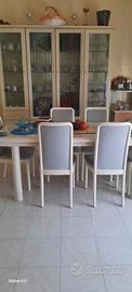 Salotto divano tavolo sedie cristalliera