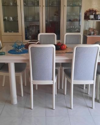 Salotto divano tavolo sedie cristalliera