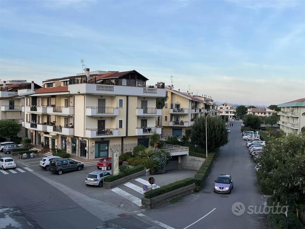 Rif.RI0359| locale commerciale squillace