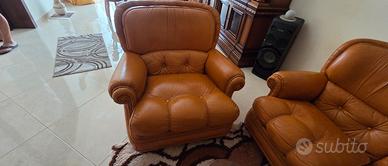 salotto con 2 poltrone 