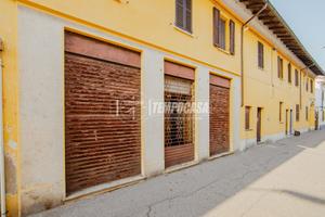 LOCALE COMMERCIALE, ABITAZIONE E MAGAZZINO