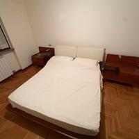 Camera da Letto matrimoniale con comodini in legno