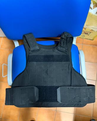 Giubbotto antiproiettile con piastre IIIA+