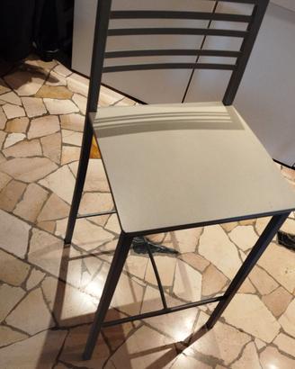 Sgabello alto moderno