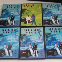 LOTTO DVD MIAMI VICE VOLUMI DA 1 (copertina verde)