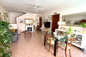 VILLA A SCHIERA A CAPENA
