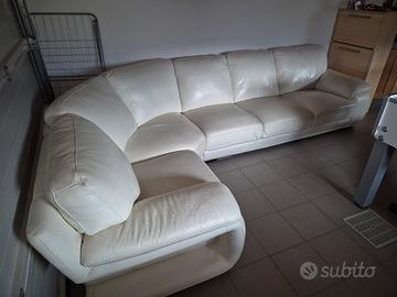 Divano angolare in pelle