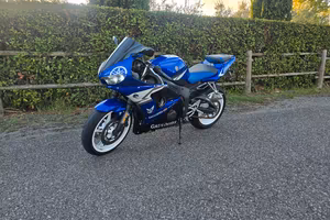 yamaha r6  anno 2004