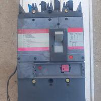 GE sezionatore interruttore automatico 400A