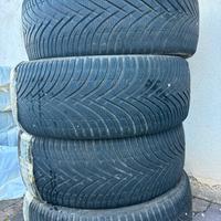 Pneumatici invernali 235/ 55R 17 103V