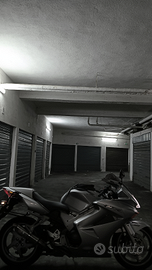 Honda vfr 800 v-tech